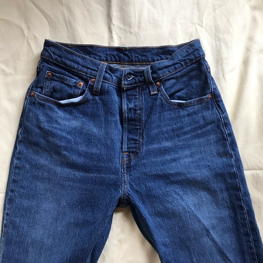 Dark Wash Highwaisted Levi’s 501 Jeans
